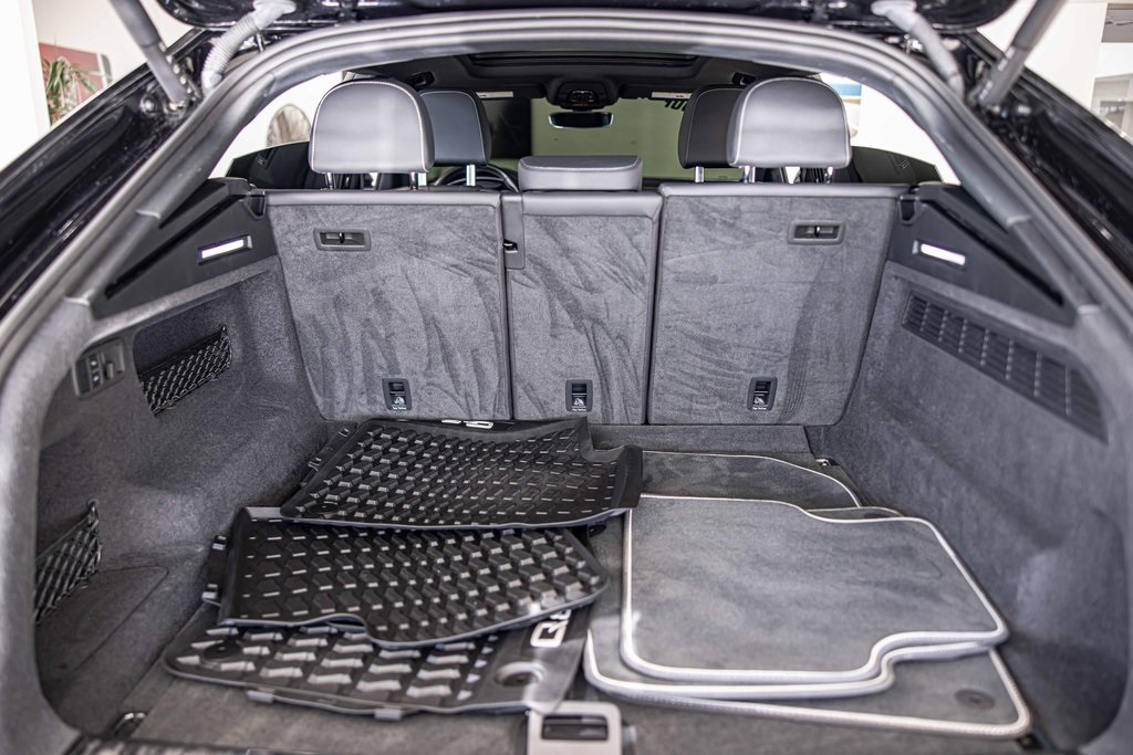 2021 AUDI Q8 - Image 17