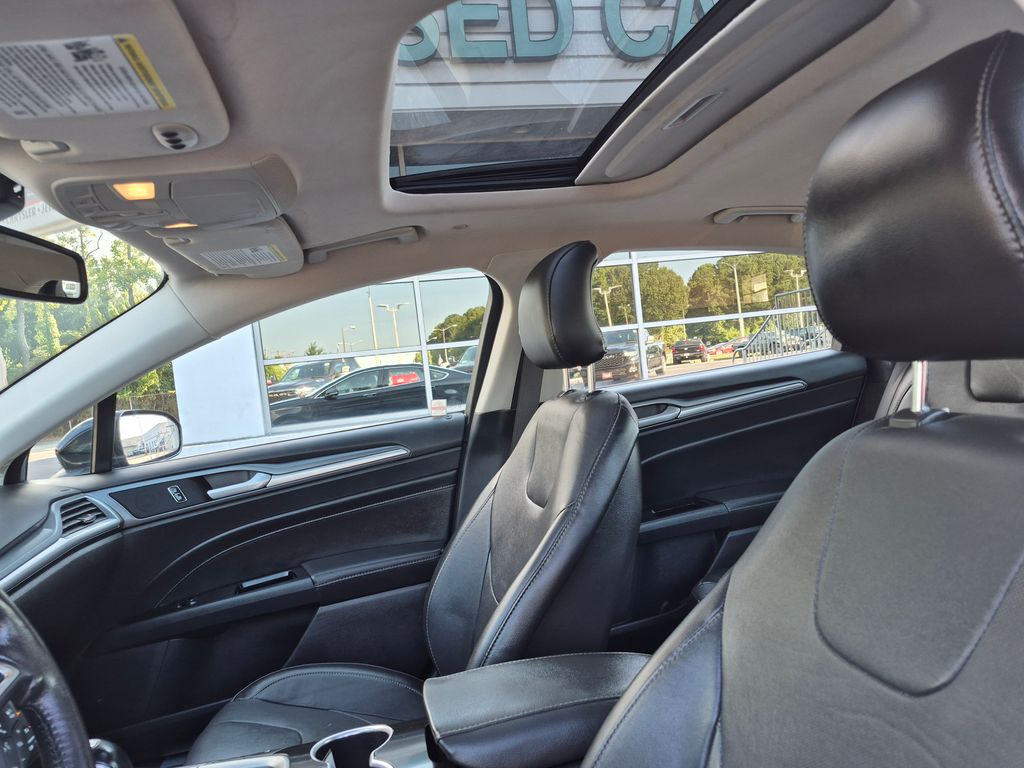 2015 Ford Fusion Energi Titanium photo 12