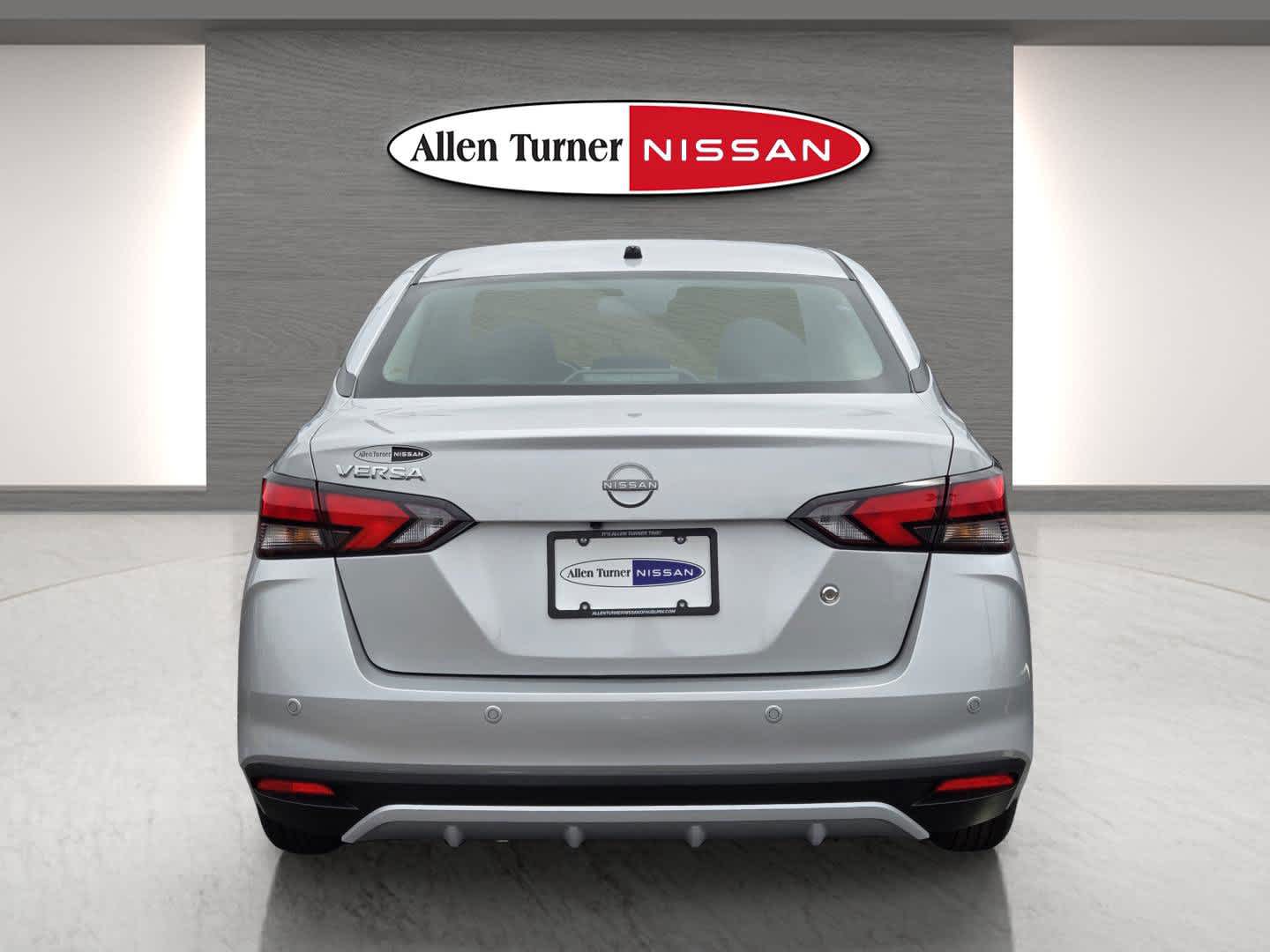 2025 Nissan Versa S photo 7