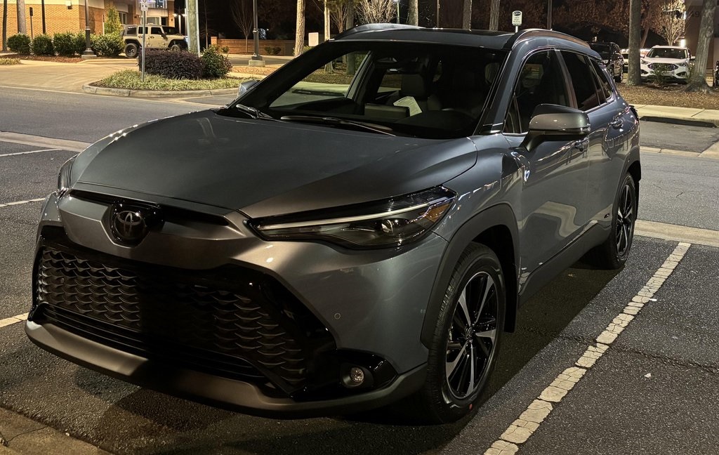 2024 Toyota Corolla Cross XSE's photo