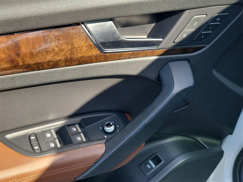 2019 Audi Q5 2.0T Premium Plus photo 19