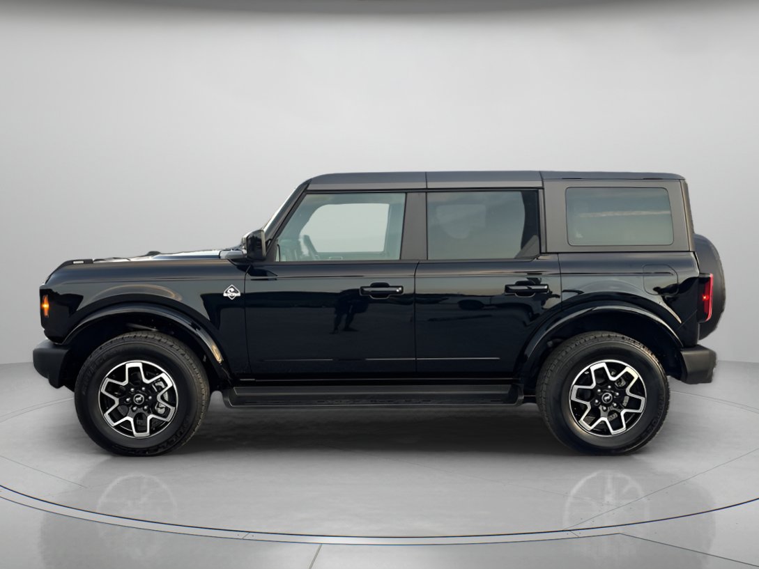 2025 Ford Bronco Outer Banks photo 4