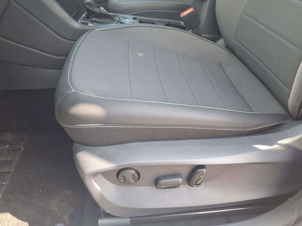 2024 Volkswagen Taos SE photo 4