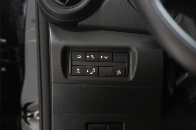 2025 Nissan Kicks Play S photo 11