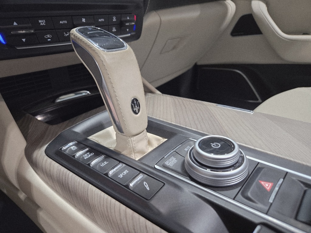2021 Maserati Levante GranLusso photo 12