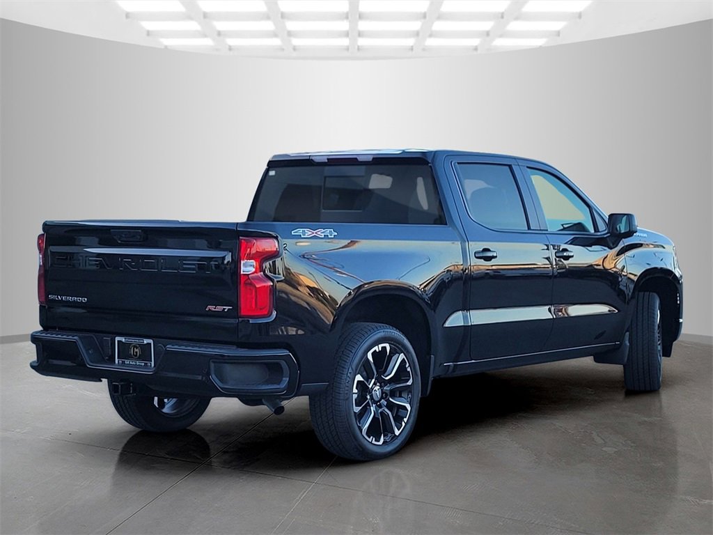 2025 Chevrolet Silverado 1500 RST photo 3
