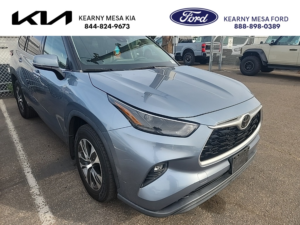 2022 Toyota Highlander XLE's photo