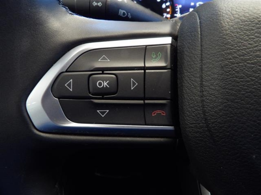 2022 Jeep Compass Latitude Lux photo 27