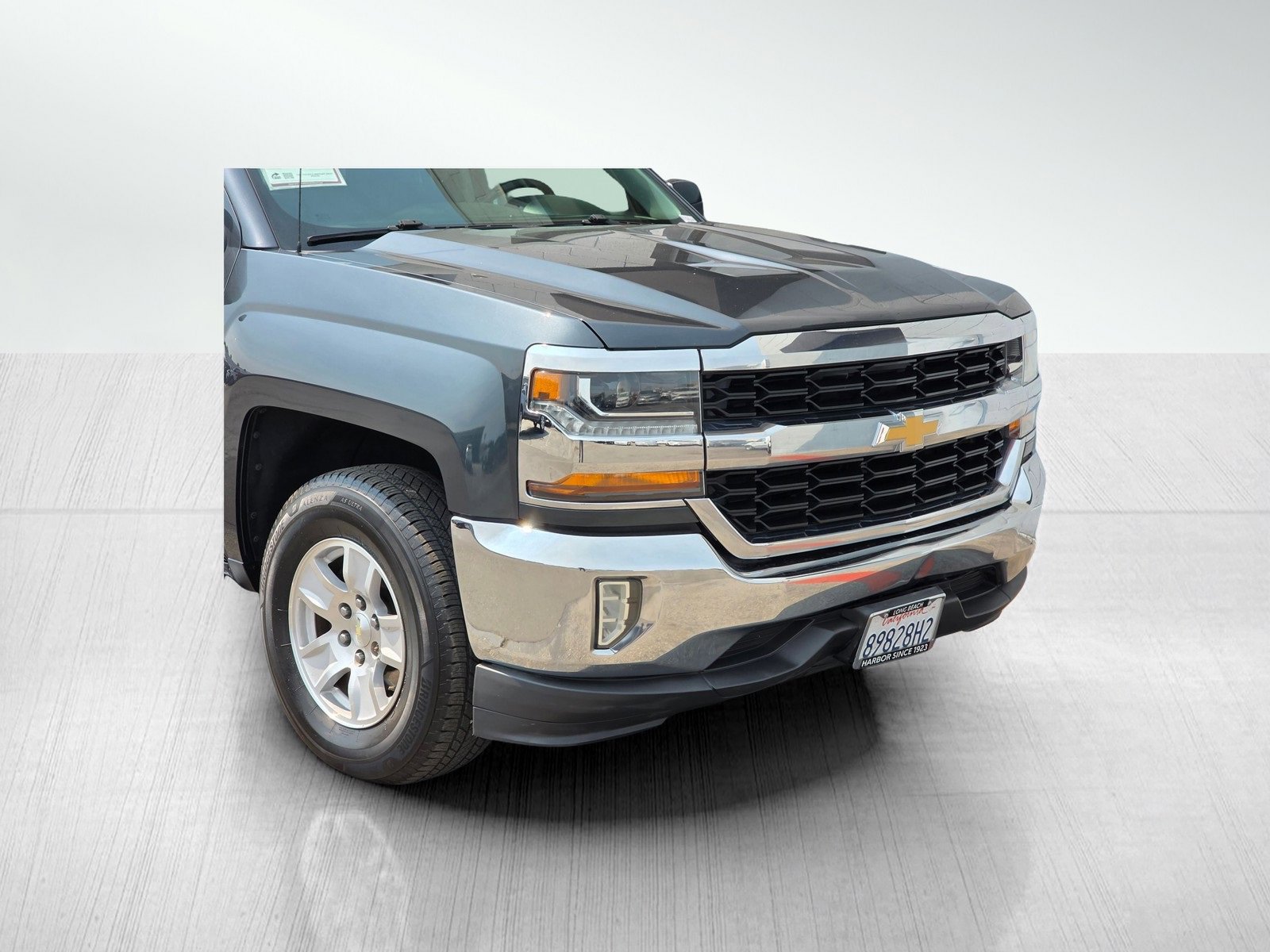 2017 Chevrolet Silverado 1500 LT photo 3