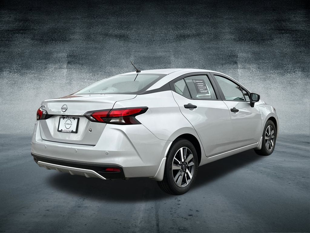 2024 Nissan Versa 1.6 S photo 4