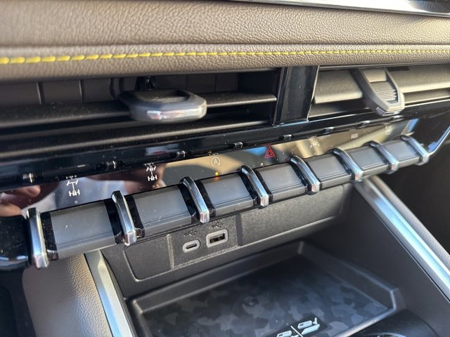 2026 Chevrolet Colorado ZR2 photo 35
