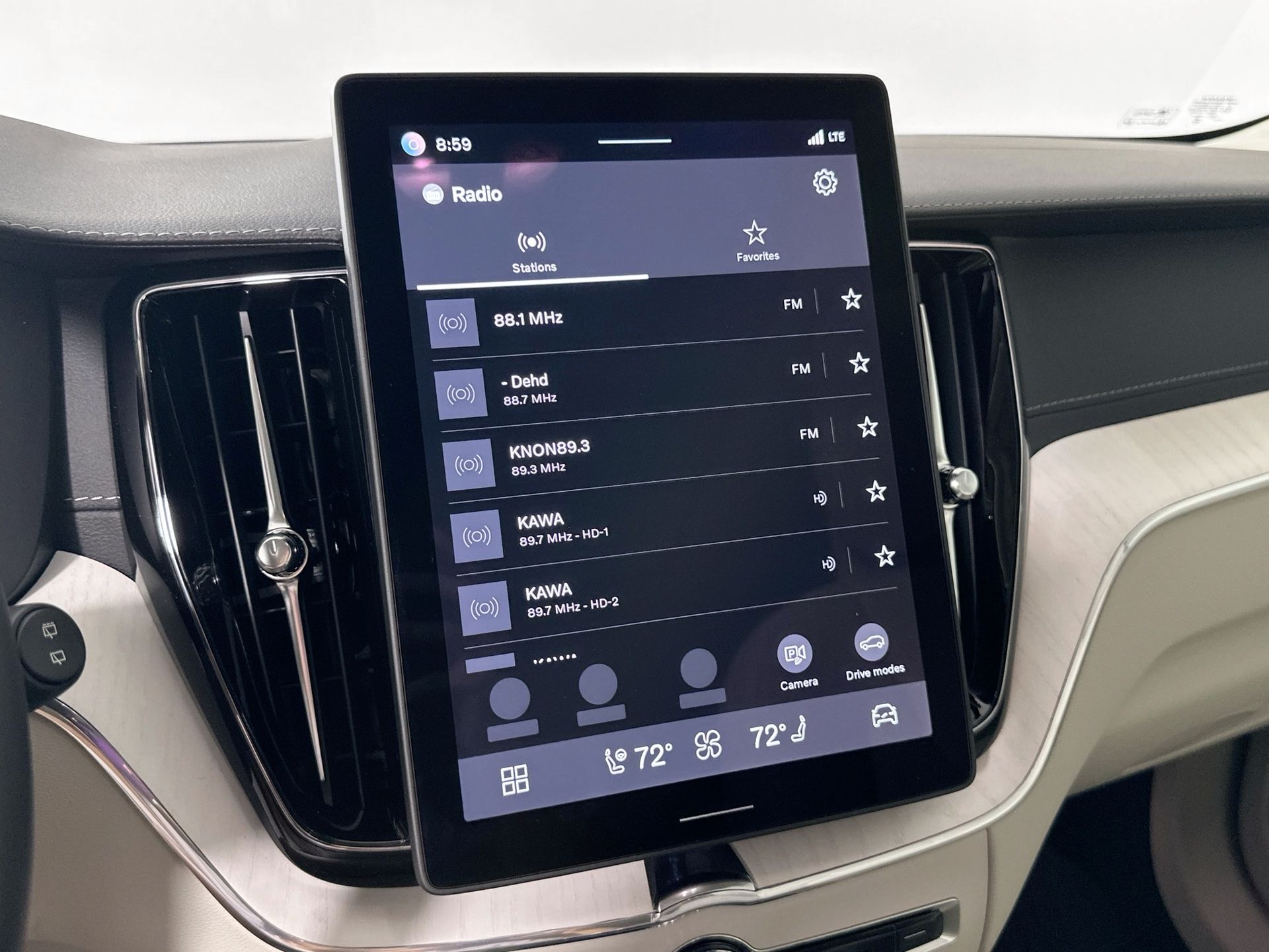 2026 Volvo XC60 B5 photo 12
