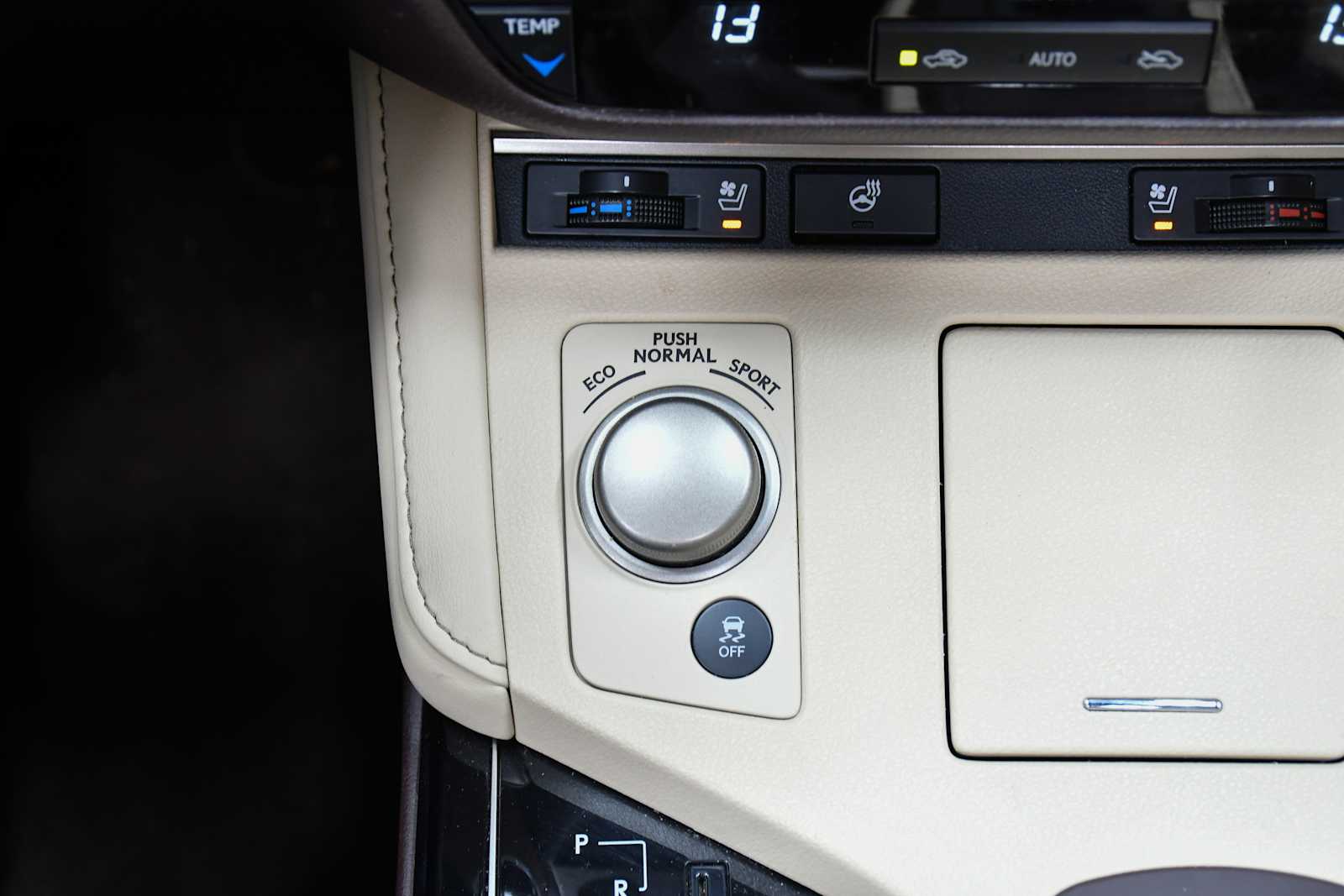 2017 Lexus ES 350 photo 19