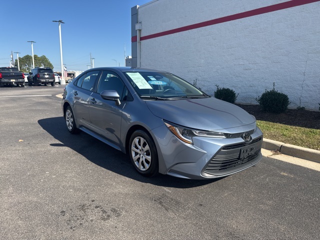 2023 Toyota Corolla LE's photo