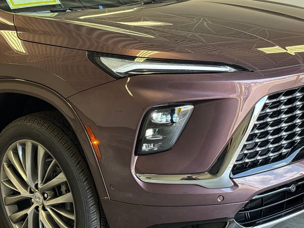 2025 Buick Enclave Avenir photo 3