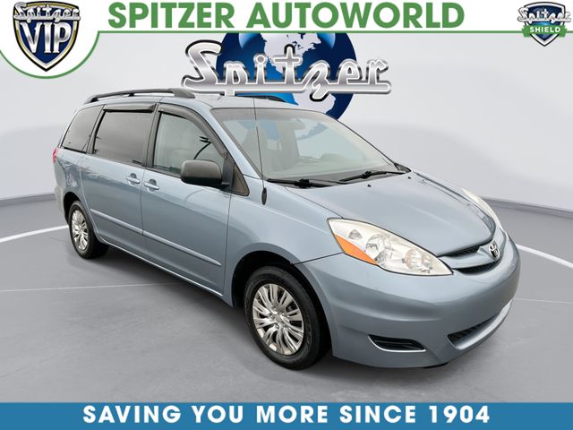 2010 Toyota Sienna CE's photo