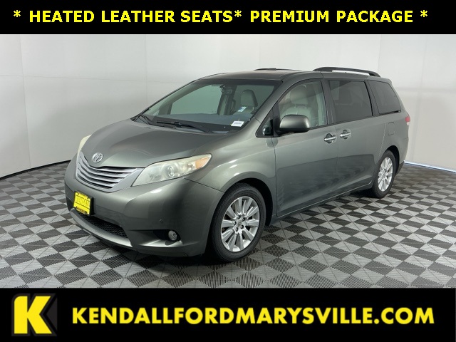 2011 Toyota Sienna Limited's photo