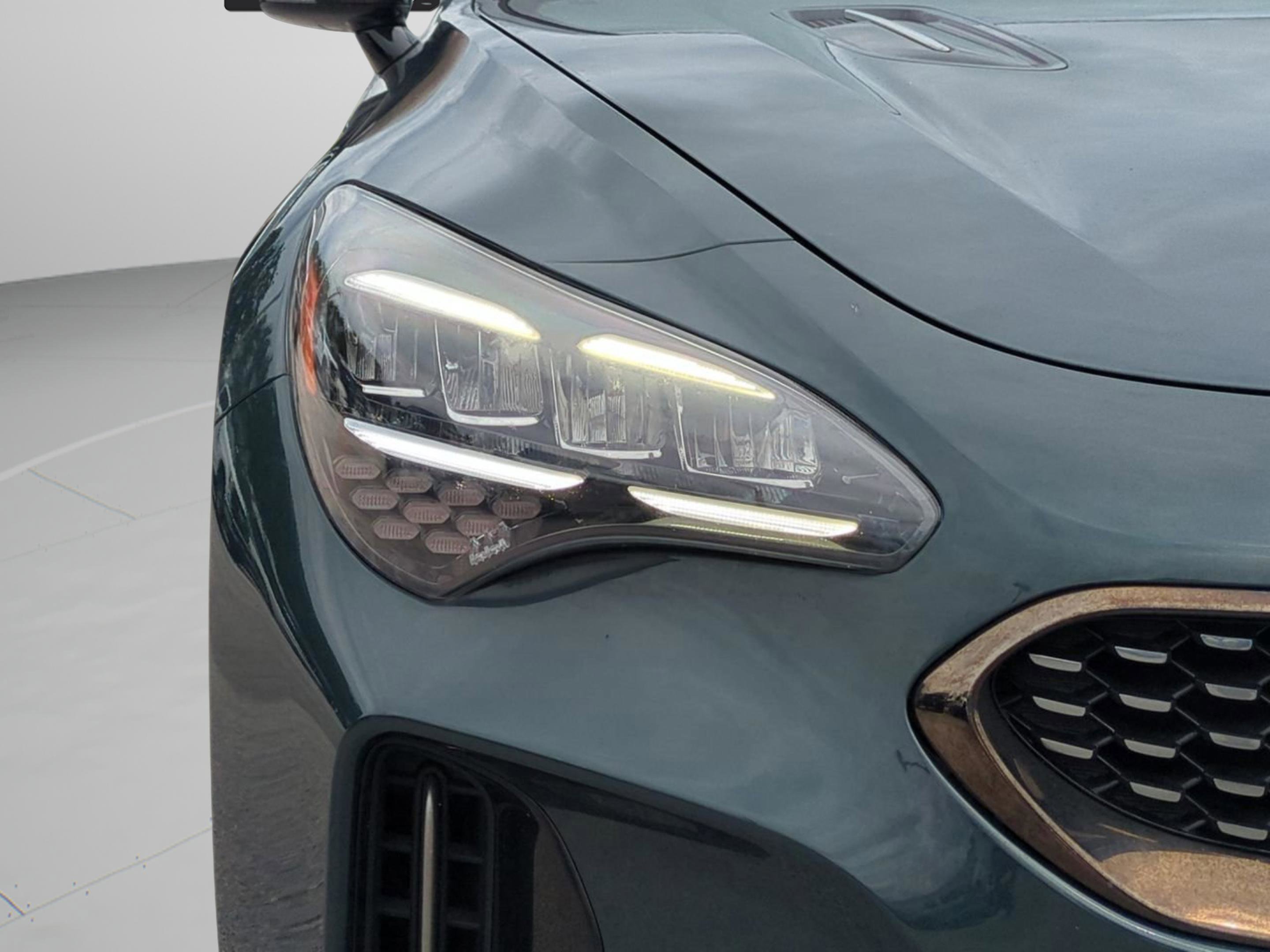 2022 Kia Stinger GT-Line photo 9