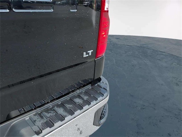 2023 Chevrolet Silverado 1500 LT photo 4