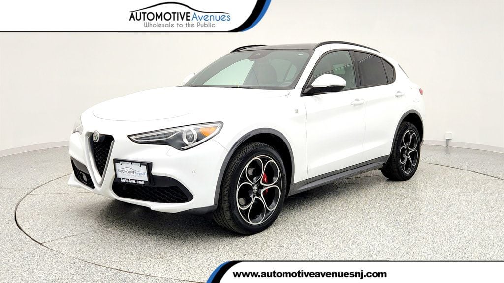 2022 Alfa Romeo Stelvio Ti's photo