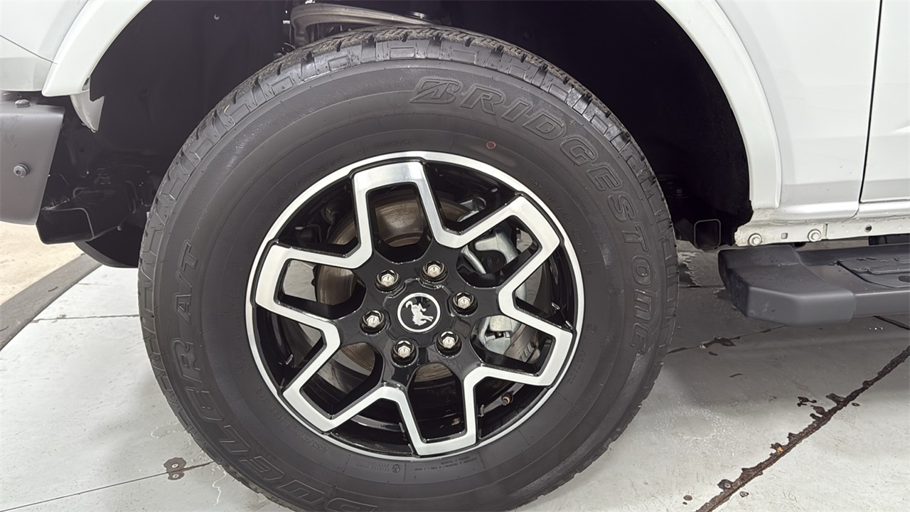 2022 Ford Bronco Outer Banks photo 23