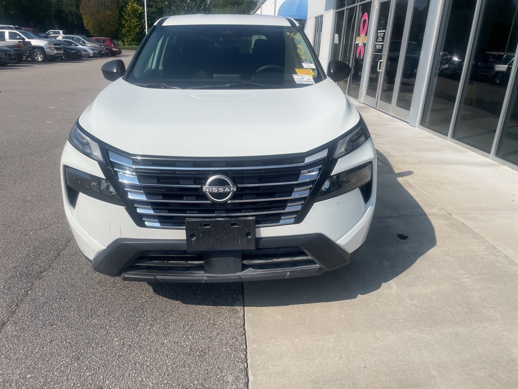 2024 Nissan Rogue S photo 2