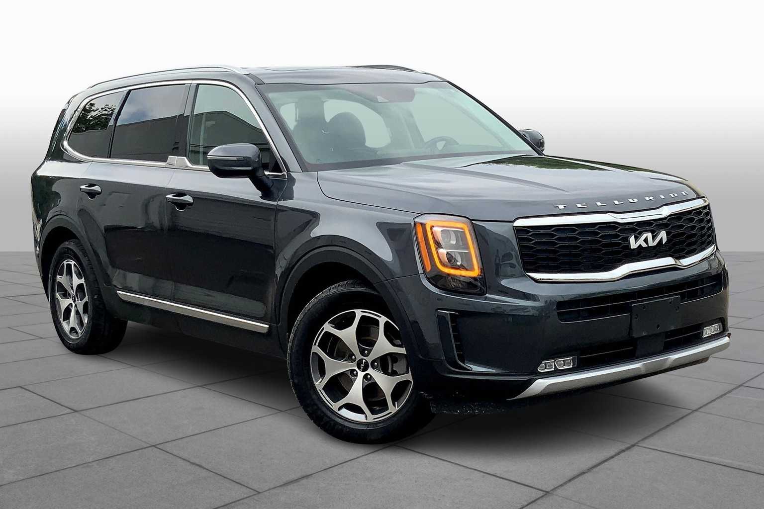Used 2022 Kia Telluride EX with VIN 5XYP3DHC6NG212186 for sale in Kansas City