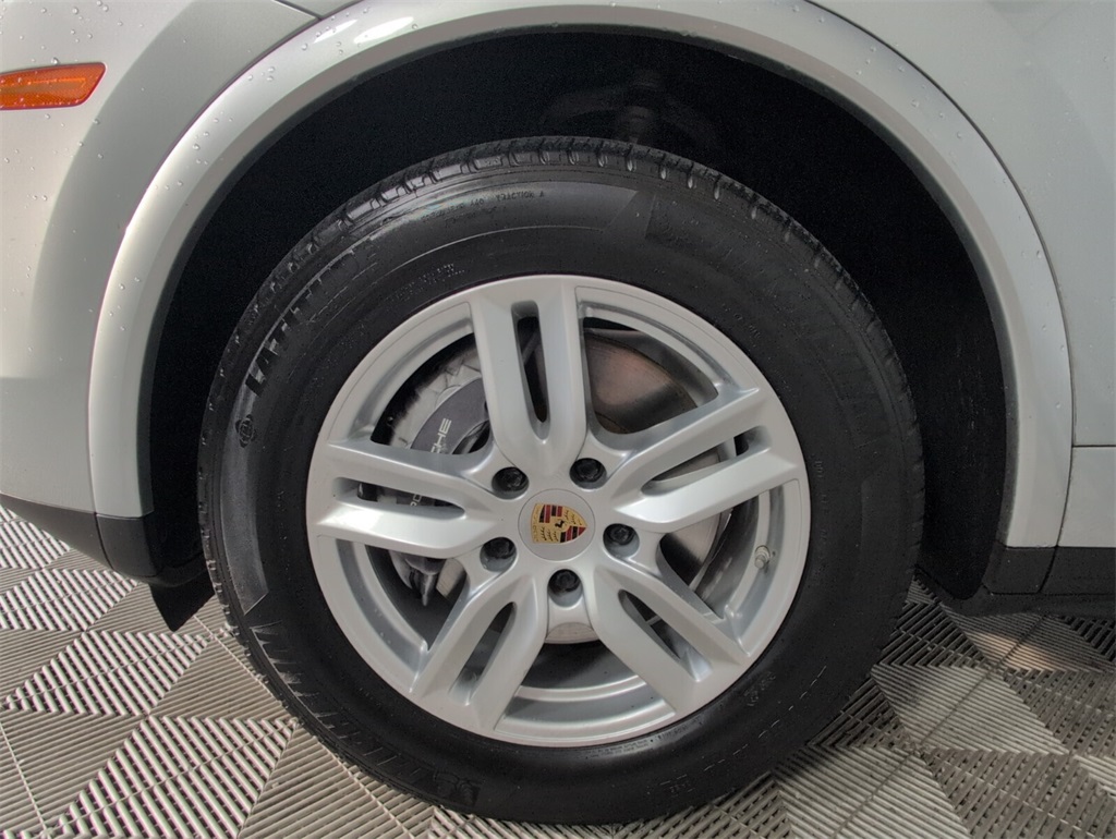 2017 Porsche Cayenne Platinum Edition photo 14