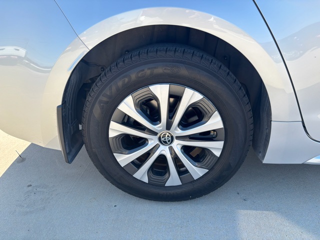 2022 Toyota Corolla Hybrid LE photo 9