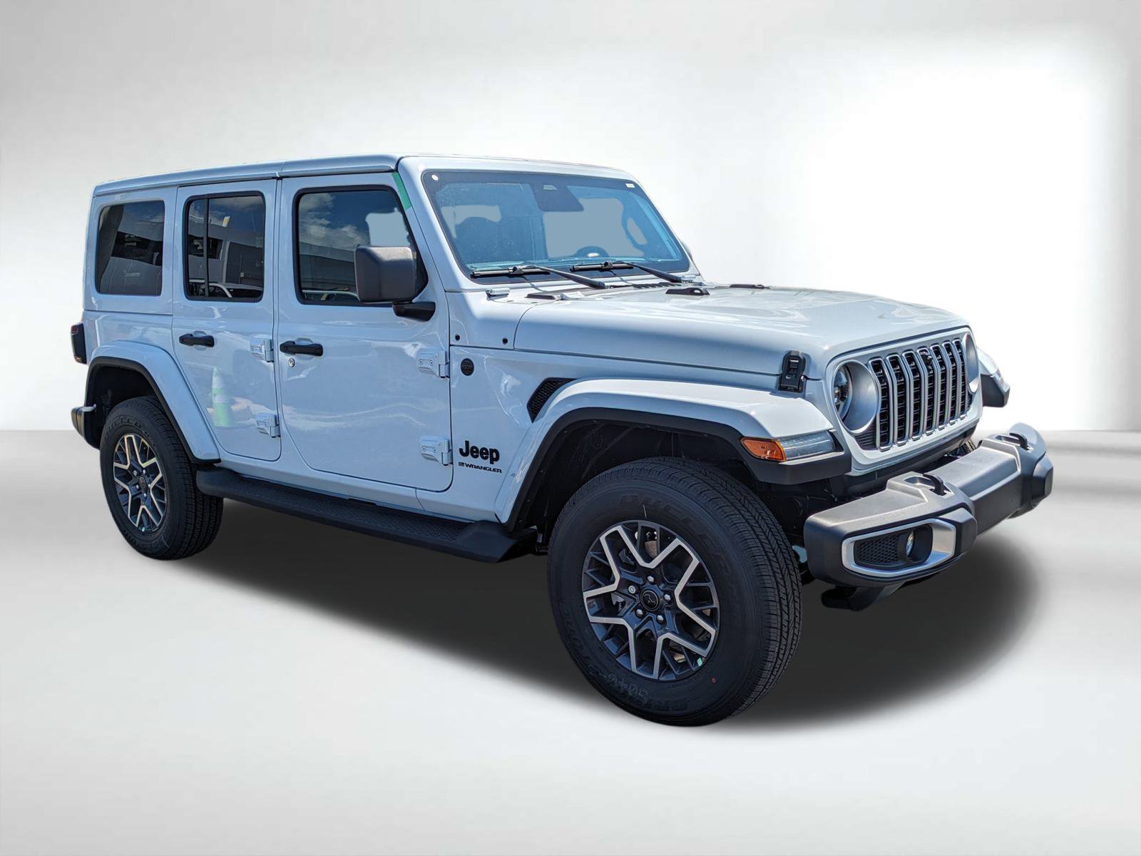 2025 Jeep Wrangler Sahara photo 2