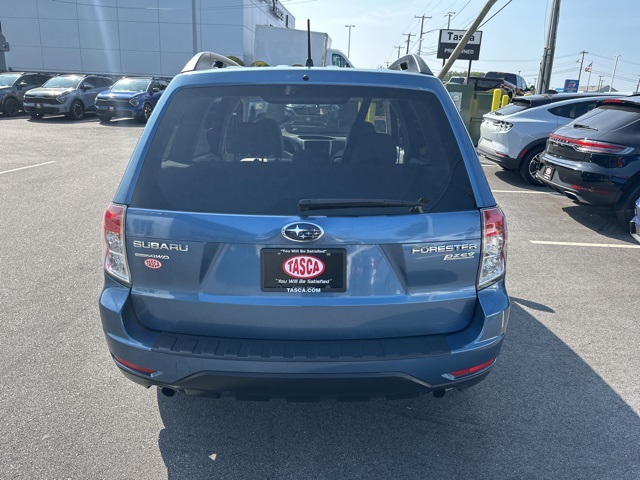 2010 Subaru Forester 2.5X Premium photo 2