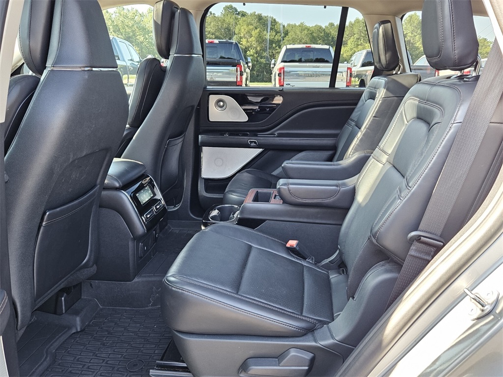 2021 Lincoln Aviator Grand Touring photo 4
