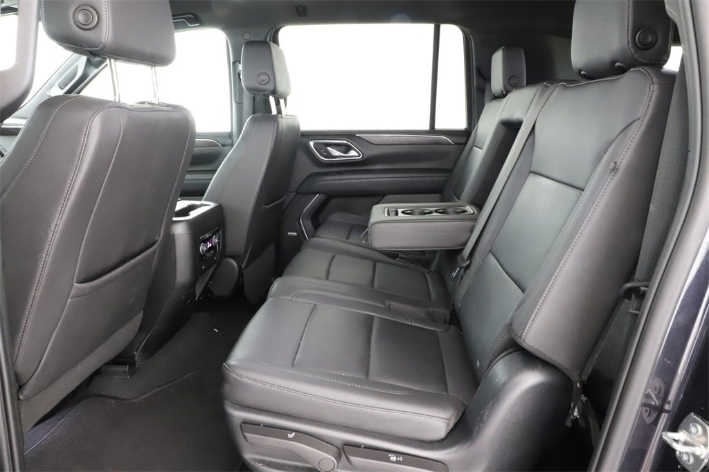 2023 Chevrolet Suburban LT photo 28