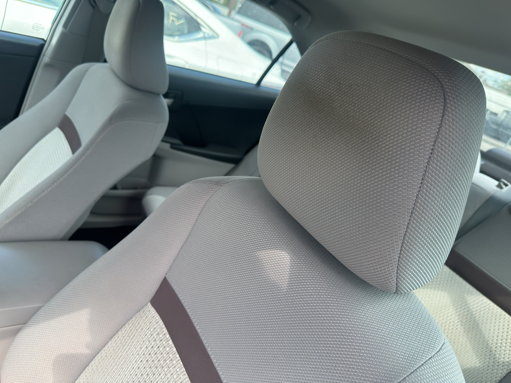 2012 Toyota Camry LE photo 5
