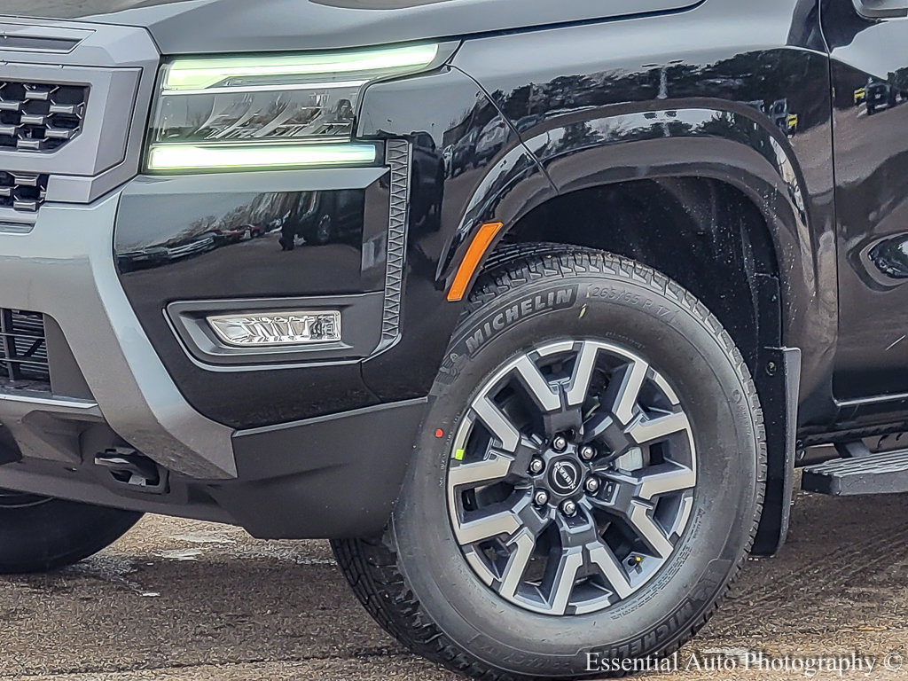 2025 Nissan Frontier SL photo 3