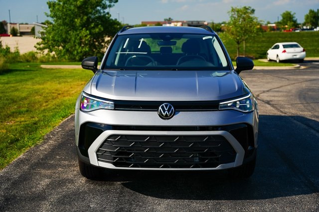 2025 Volkswagen Taos S photo 4