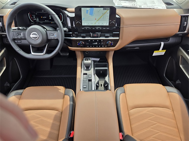 2025 Nissan Pathfinder Platinum photo 11