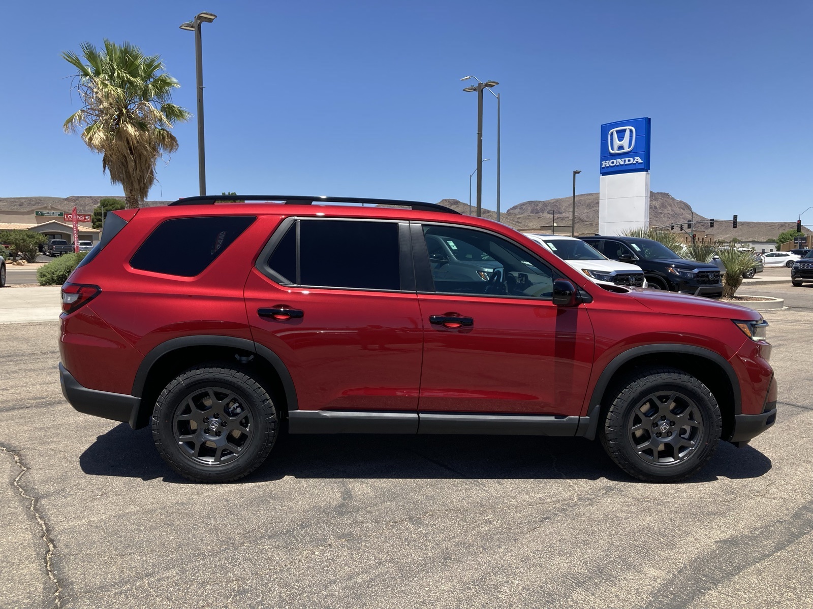 2025 Honda Pilot TrailSport photo 4