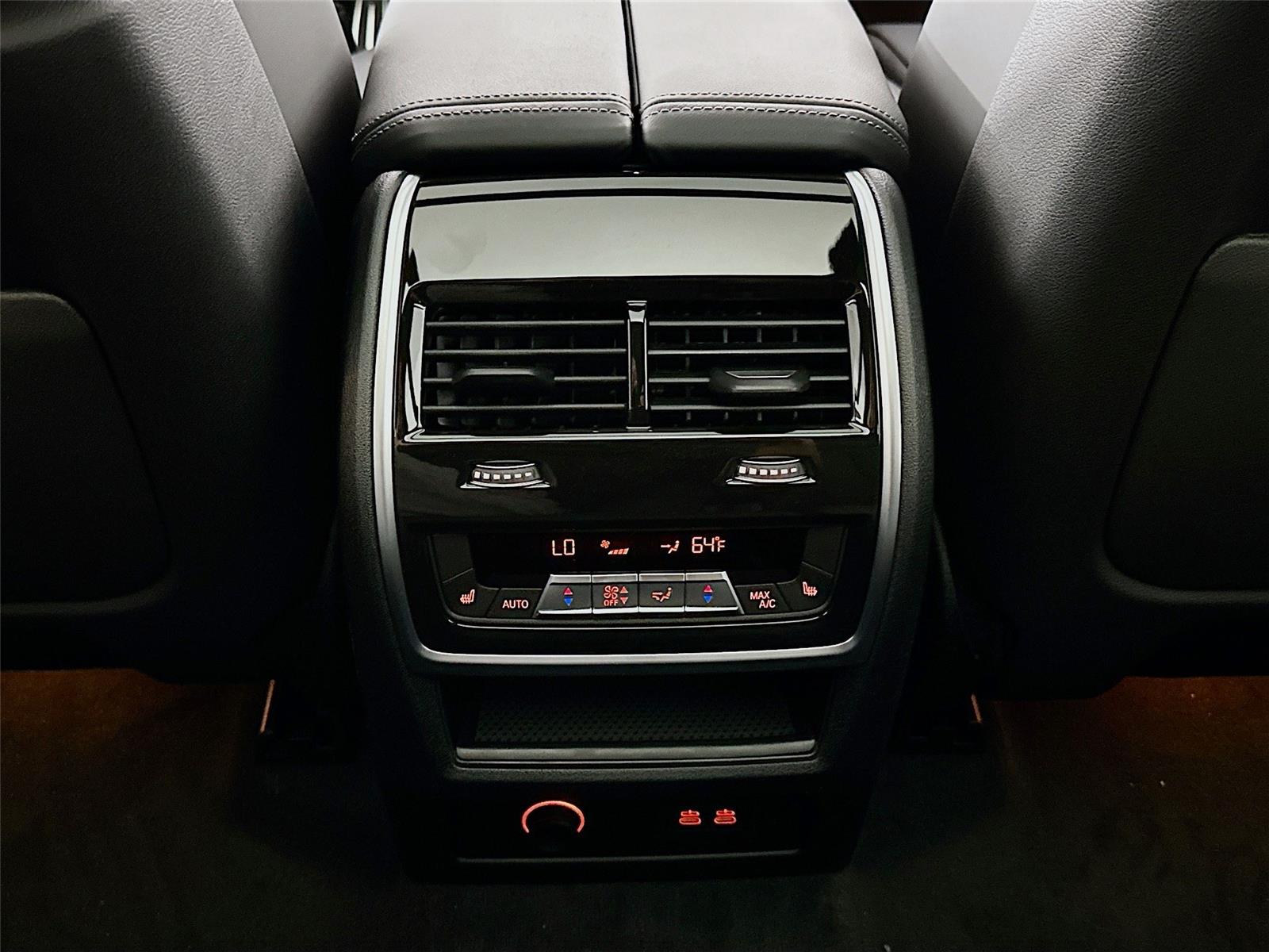 2026 Bmw X7 M60i photo 26