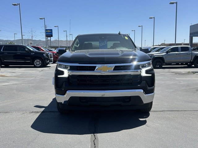 2025 Chevrolet Silverado 1500 LT photo 3