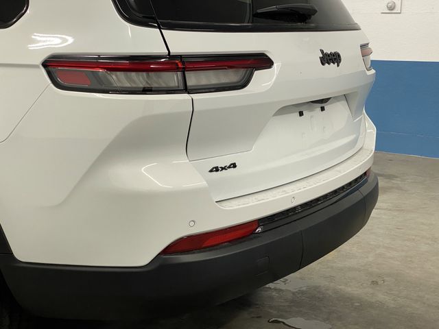 2025 Jeep Grand Cherokee Altitude photo 36