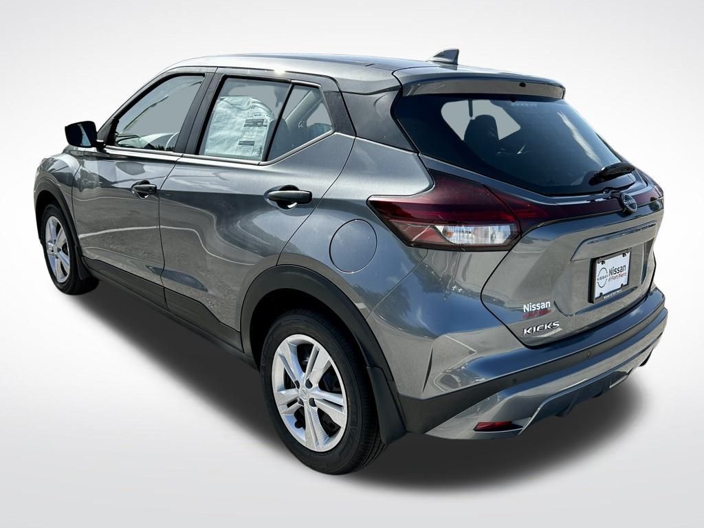 2025 Nissan Kicks Play S photo 4