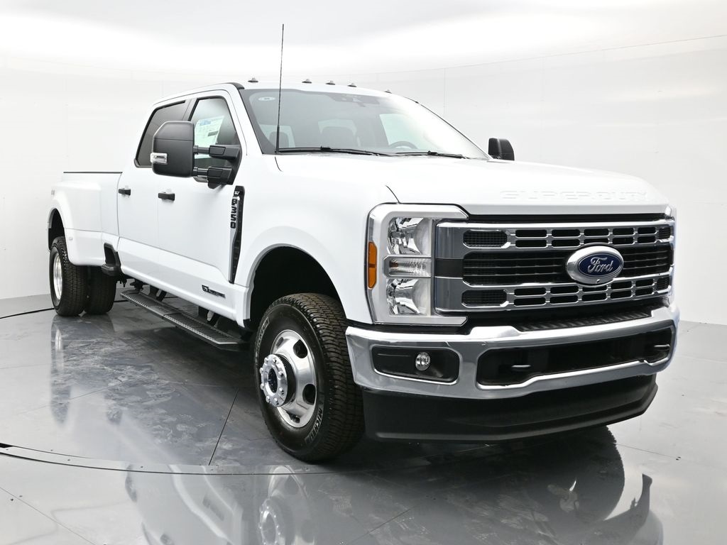 2026 Ford F-350 XLT photo 2