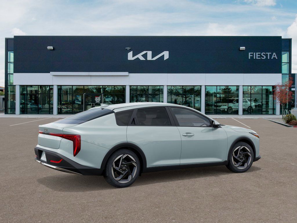 2025 Kia K4 EX photo 6
