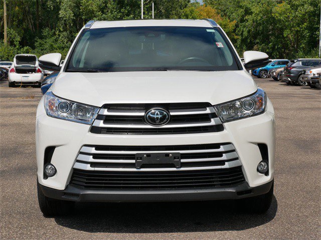 Used 2017 Toyota Highlander XLE with VIN 5TDJZRFHXHS454860 for sale in White Bear Lake, Minnesota