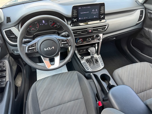 2023 Kia Seltos LX photo 33