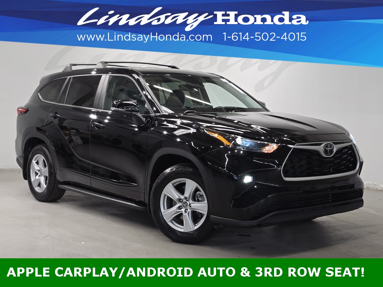 2024 Toyota Highlander LE's photo