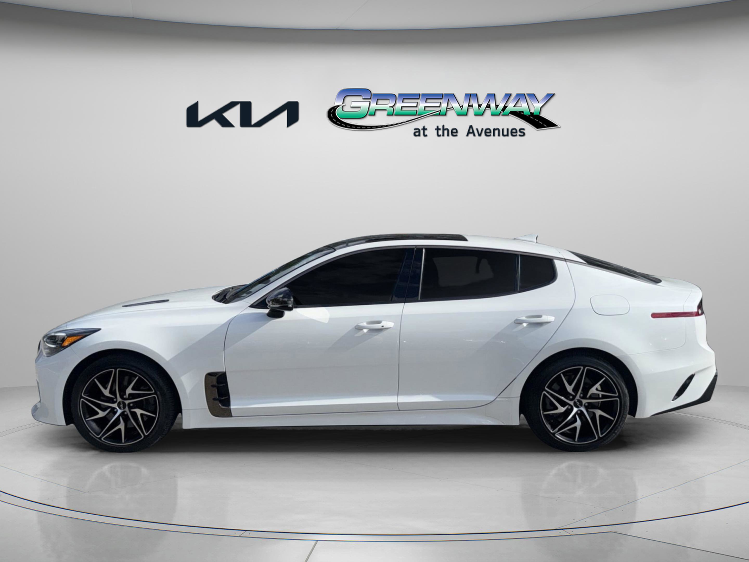 2023 Kia Stinger GT-Line photo 2
