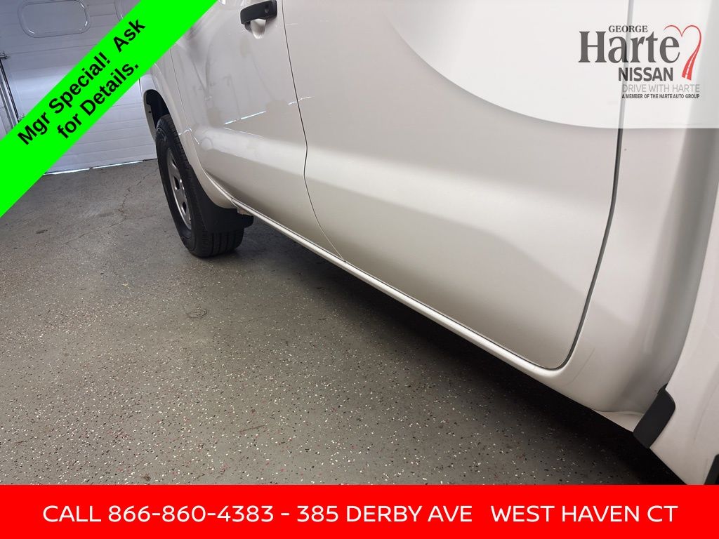 2024 Nissan Frontier S photo 28