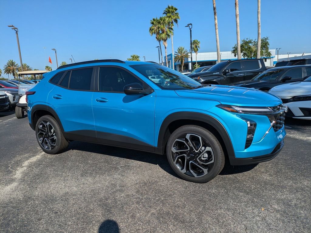 2025 Chevrolet Trax photo 2